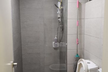 Gravit8 @ Klang South