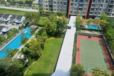 Gravit8 @ Klang South