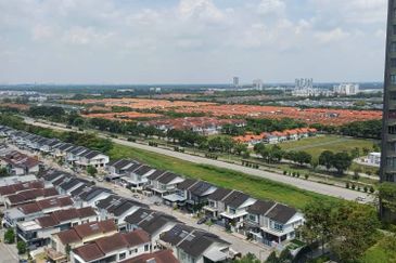 Gravit8 @ Klang South