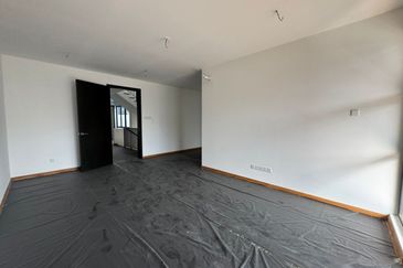 Senibong Cove Waterway Residences