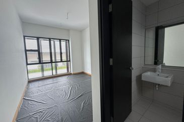 Senibong Cove Waterway Residences