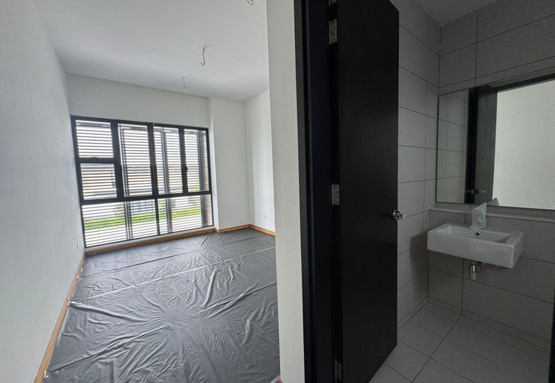 Senibong Cove Waterway Residences