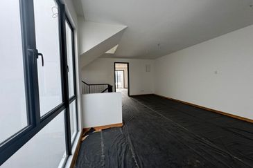 Senibong Cove Waterway Residences