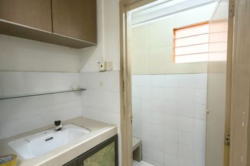 Flat Taman Plentong Utama