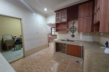 Double Storey Bungalow / Kulai