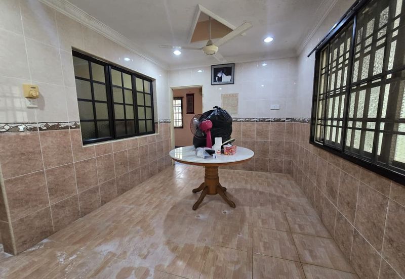 Double Storey Bungalow / Kulai