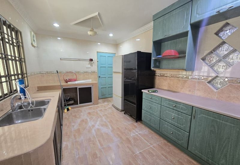 Double Storey Bungalow / Kulai