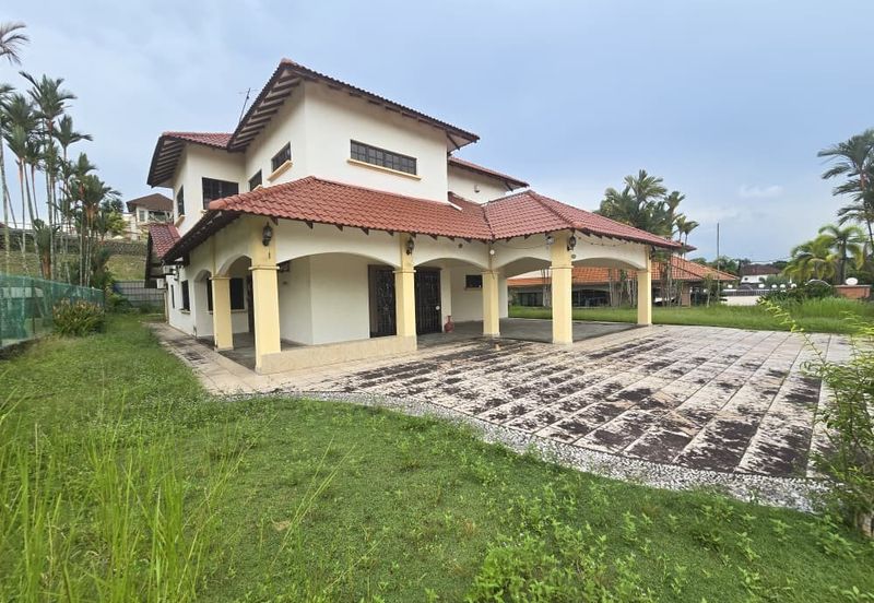Double Storey Bungalow / Kulai