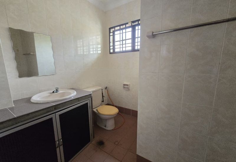 Double Storey Bungalow / Kulai