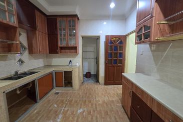 Double Storey Bungalow / Kulai