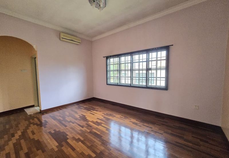 Double Storey Bungalow / Kulai