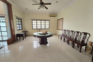 Double Storey Bungalow / Kulai