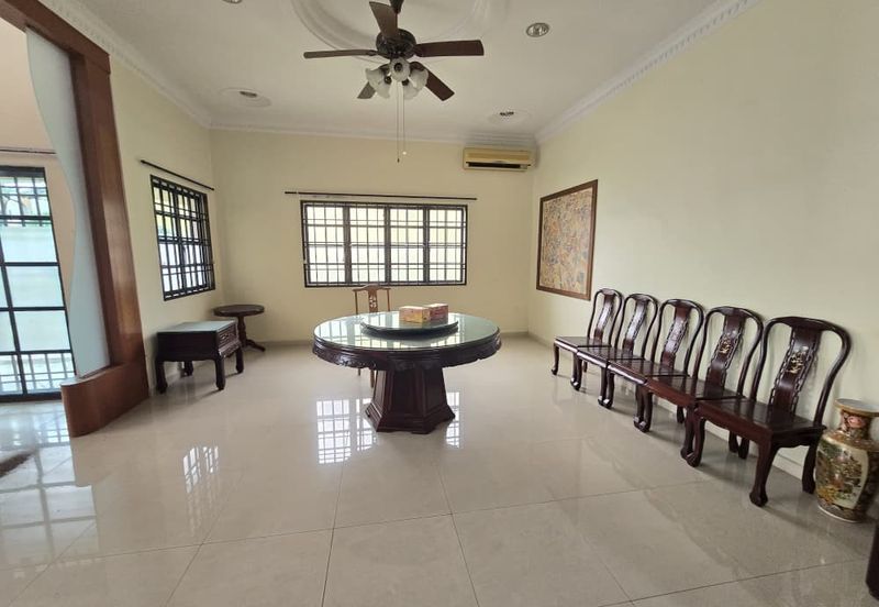 Double Storey Bungalow / Kulai