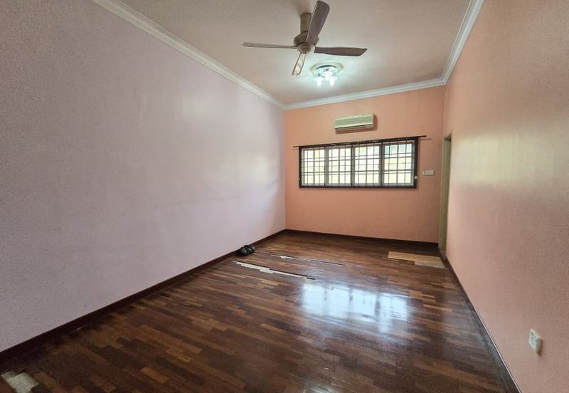 Double Storey Bungalow / Kulai