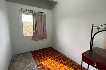 Taman Pulai Utama Flat