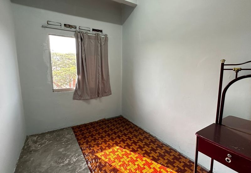 Taman Pulai Utama Flat