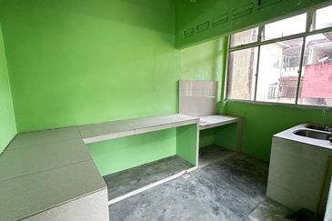 Taman Pulai Utama Flat