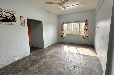 Taman Pulai Utama Flat