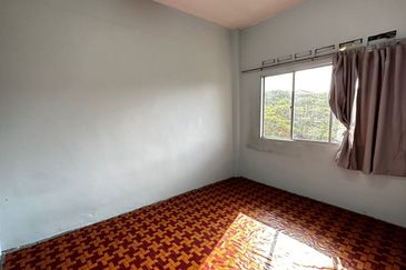 Taman Pulai Utama Flat