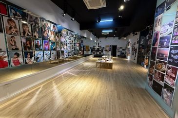 Pusat Perdagangan Danga Utama