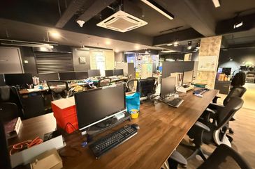 Pusat Perdagangan Danga Utama