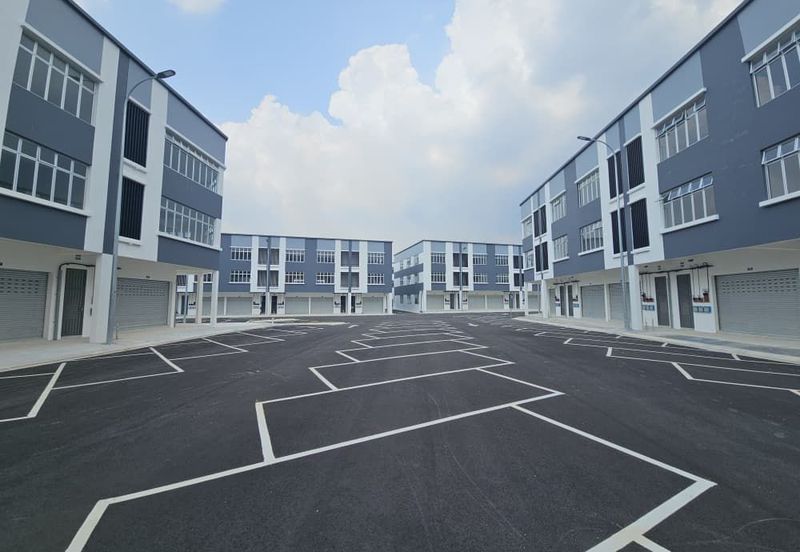 Kulai Vervocity, Shoplot, for Rent