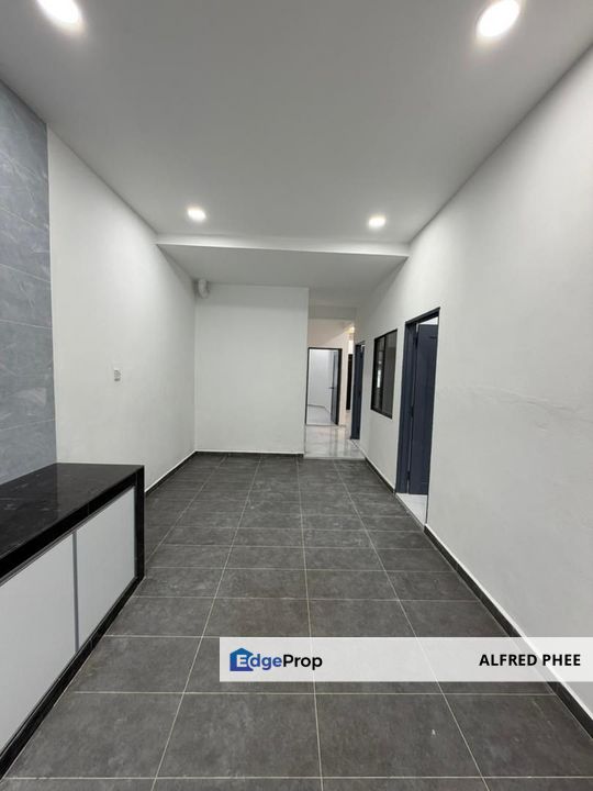 Single Storey Link House Taman Universiti For Sale, Johor, Skudai