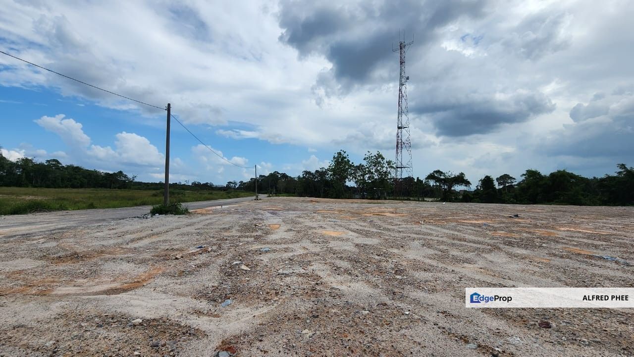 For Sale/ For Rent🅰️🅰️

PTP Industrial Land (converting to Medium Industry), 5.22acres, Johor, Gelang Patah