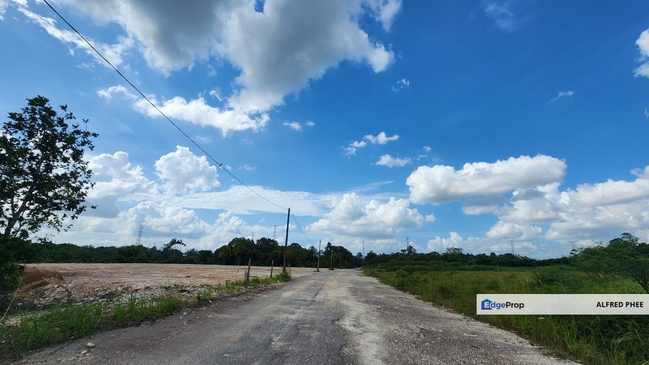 For Sale/ For Rent🅰️🅰️

PTP Industrial Land (converting to Medium Industry), 5.22acres, Johor, Gelang Patah