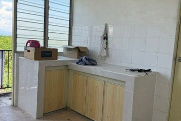 Menglembu Taman Impiana Adril Flat For Sales