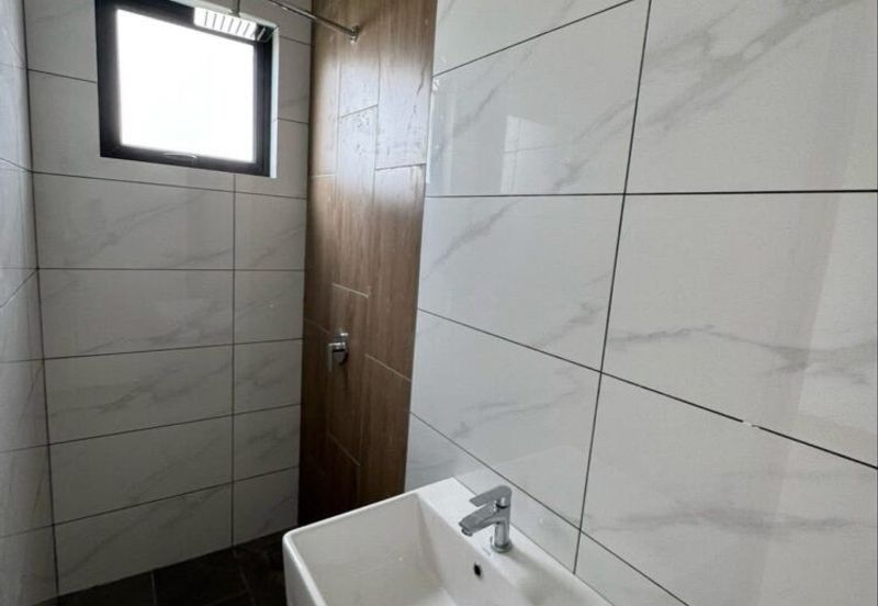 Piccadilly Service Residence @ Greentown