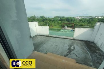 ANJUNG BERCHAM UTAMA