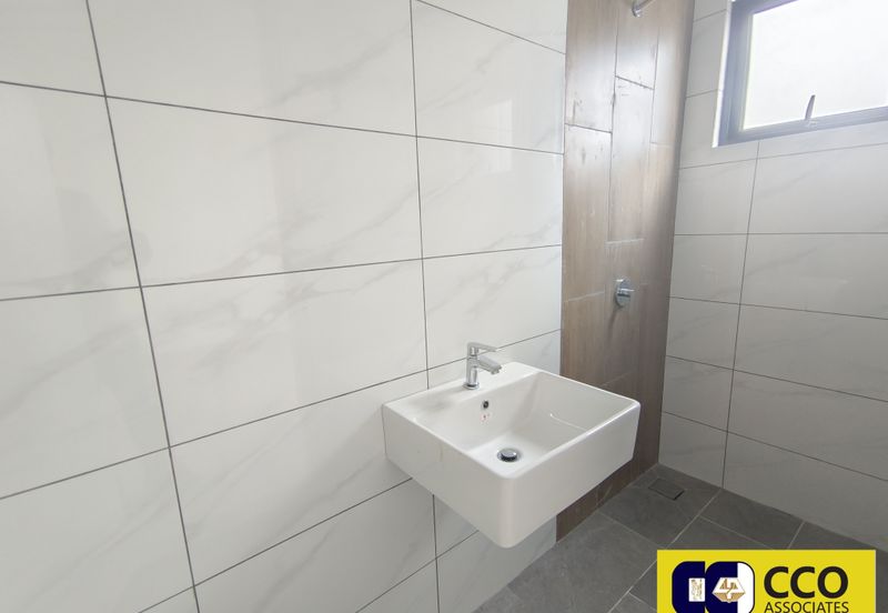 Piccadilly Service Residence @ Greentown