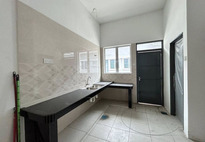 DESA LAHAT SRI -WANG