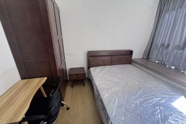 Baypoint @ Country Garden Danga Bay