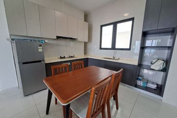 Baypoint @ Country Garden Danga Bay