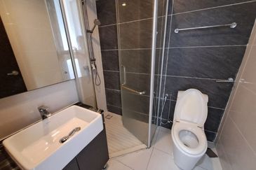 Baypoint @ Country Garden Danga Bay