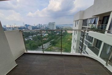 Baypoint @ Country Garden Danga Bay