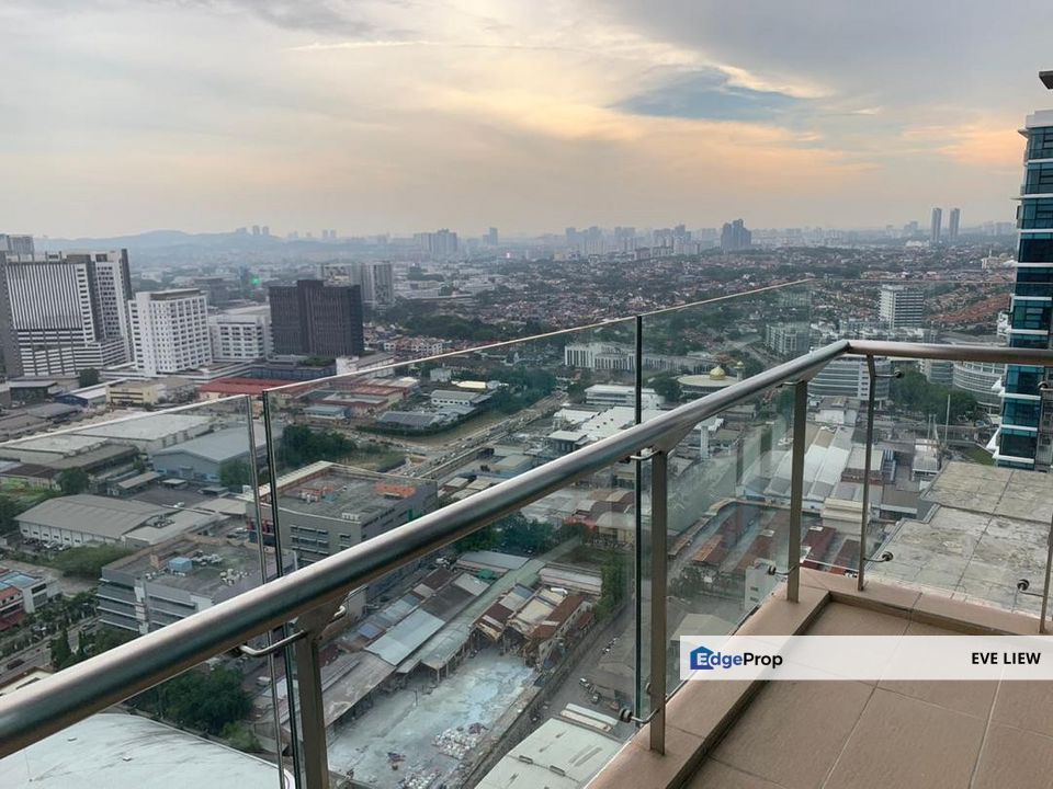 (NEGOTIABLE} NICE RENO FULLY FURNISHED - PACIFIC STAR PJ ,NEAR UM ,JAYAONE ,COLUMBIA ASIA, Selangor, Petaling Jaya