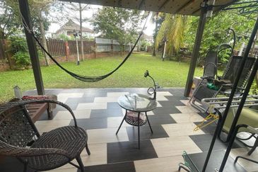 SL 10, Bandar Sungai Long