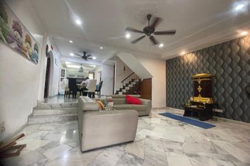 SL 10, Bandar Sungai Long