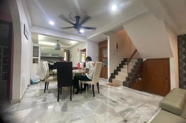 SL 10, Bandar Sungai Long