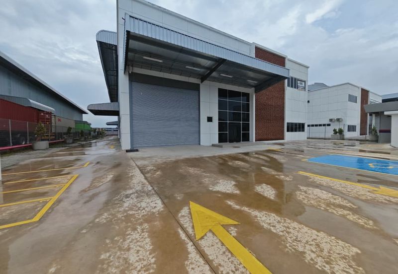 Puncak Alam