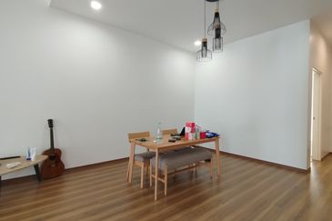 Big Size 2 Storey Terrace House