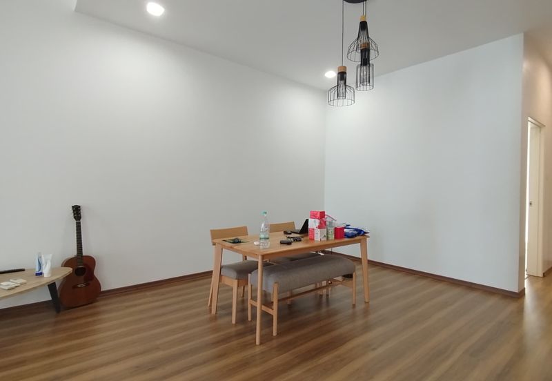 Big Size 2 Storey Terrace House