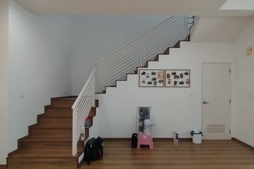 Big Size 2 Storey Terrace House