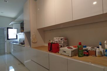 Big Size 2 Storey Terrace House