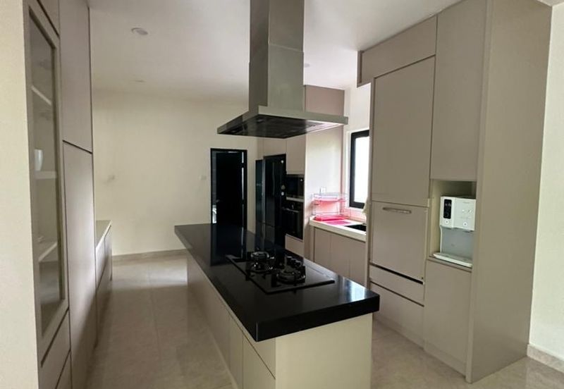 The Canal Garden South, Horizon Hills