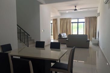 The Canal Garden North, Horizon Hills