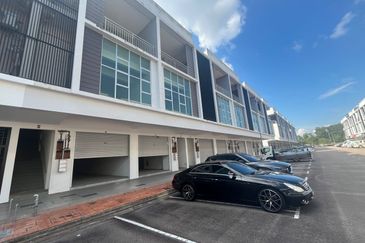 Ion Medini Iskandar Puteri 3 Storey Shop for Sale Bare Original Unit